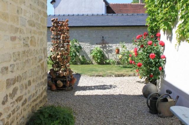 Chambres Et Table D'Hotes, Maisonnettes Individuelles Dans Propriete Privee Vezinnes Exterior photo