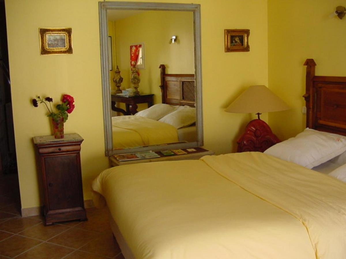 Chambres Et Table D'Hotes, Maisonnettes Individuelles Dans Propriete Privee Vezinnes Room photo