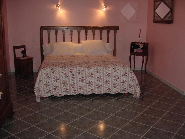 Chambres Et Table D'Hotes, Maisonnettes Individuelles Dans Propriete Privee Vezinnes Room photo